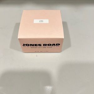 Jones Road What The Foundation LIGHT / CLAIR. BRAND NEW